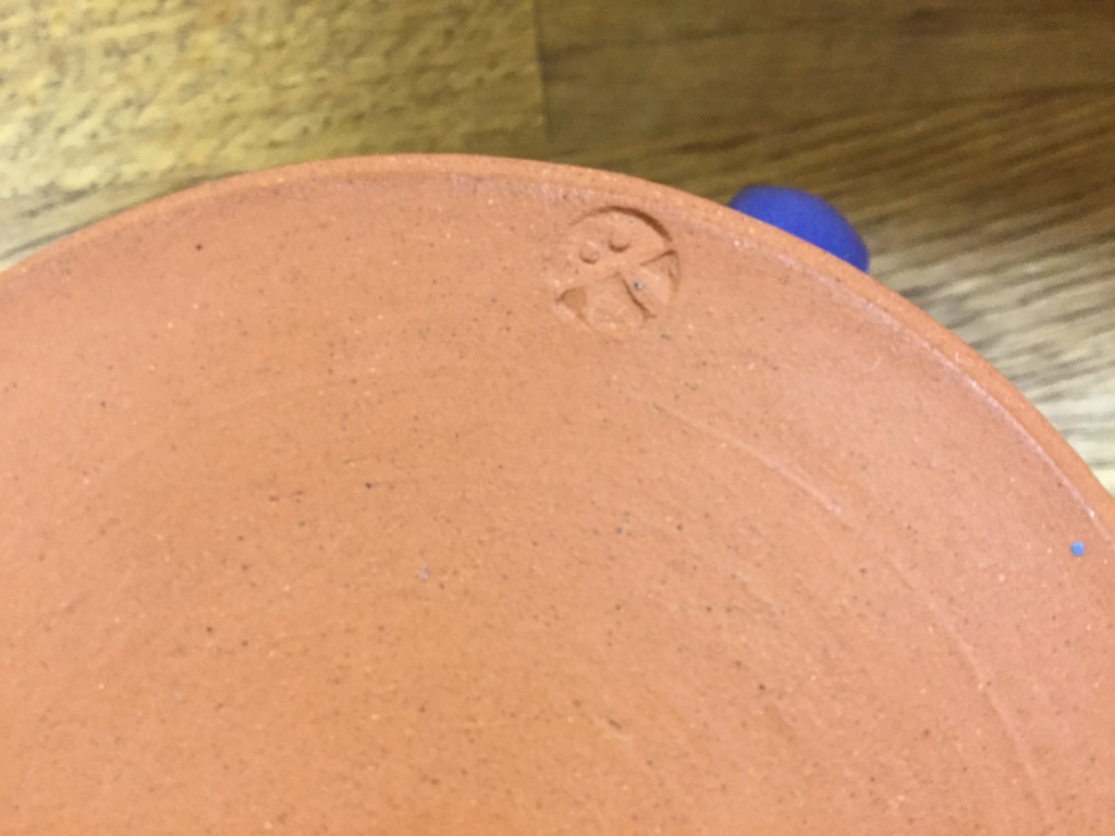 Makers mark on pottery mug 82351010