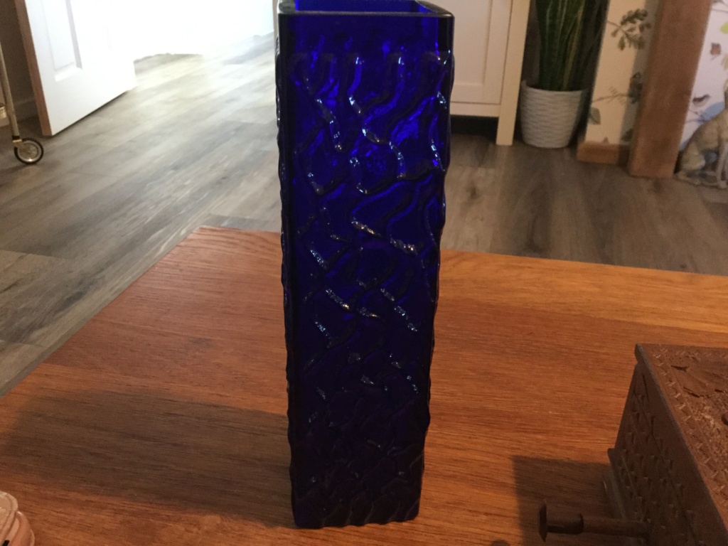 Mid century cobalt blue vase identification needed please B4c30e10