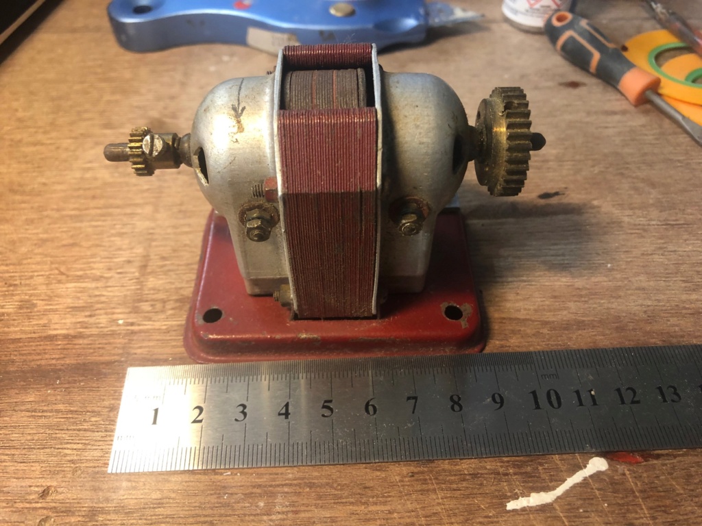 Comment identifier le moteur des cette vedette ? 2ce87210