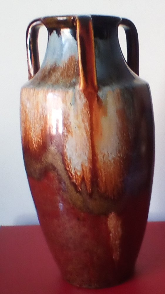 Can anyone identify this 3 handled vase? Img_2124