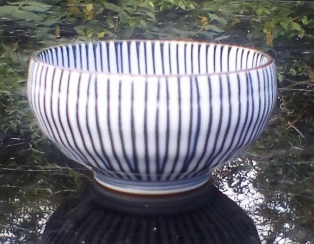 Small blue & white "bowl"-Japanese? Img_2427