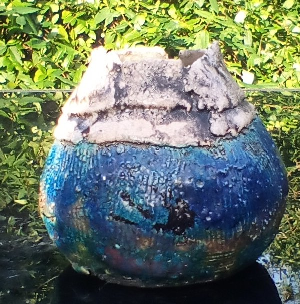 Raku volcanic pot, indistinct BS or RS mark? anyone recognise? Img_2448