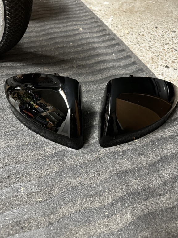 (vendues) Coques rétroviseurs noires TT MK3 Img_1111