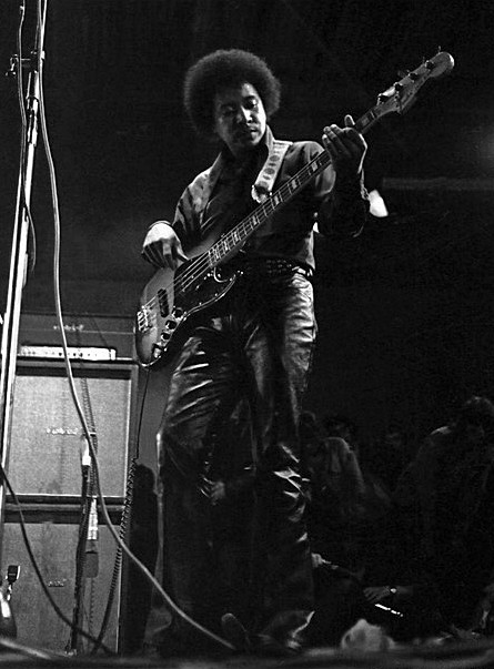 Blue Wild Angel: Jimi Hendrix Live At The Isle Of Wight (2002) - Page 4 24455710