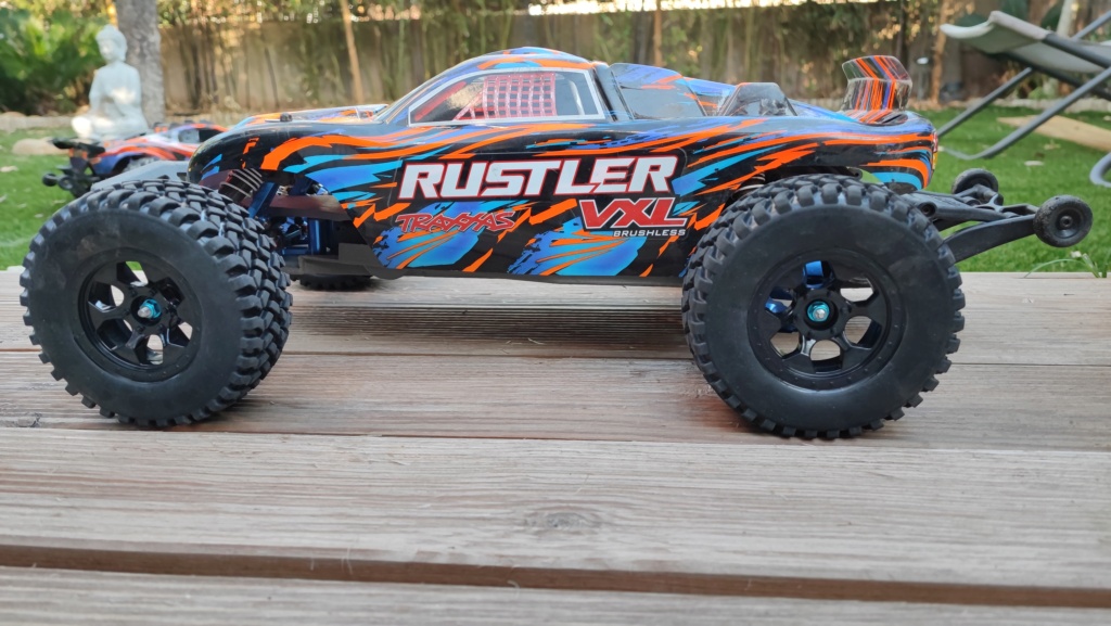 Rustler 4X2 - Pneus et amortisseurs Img_2013