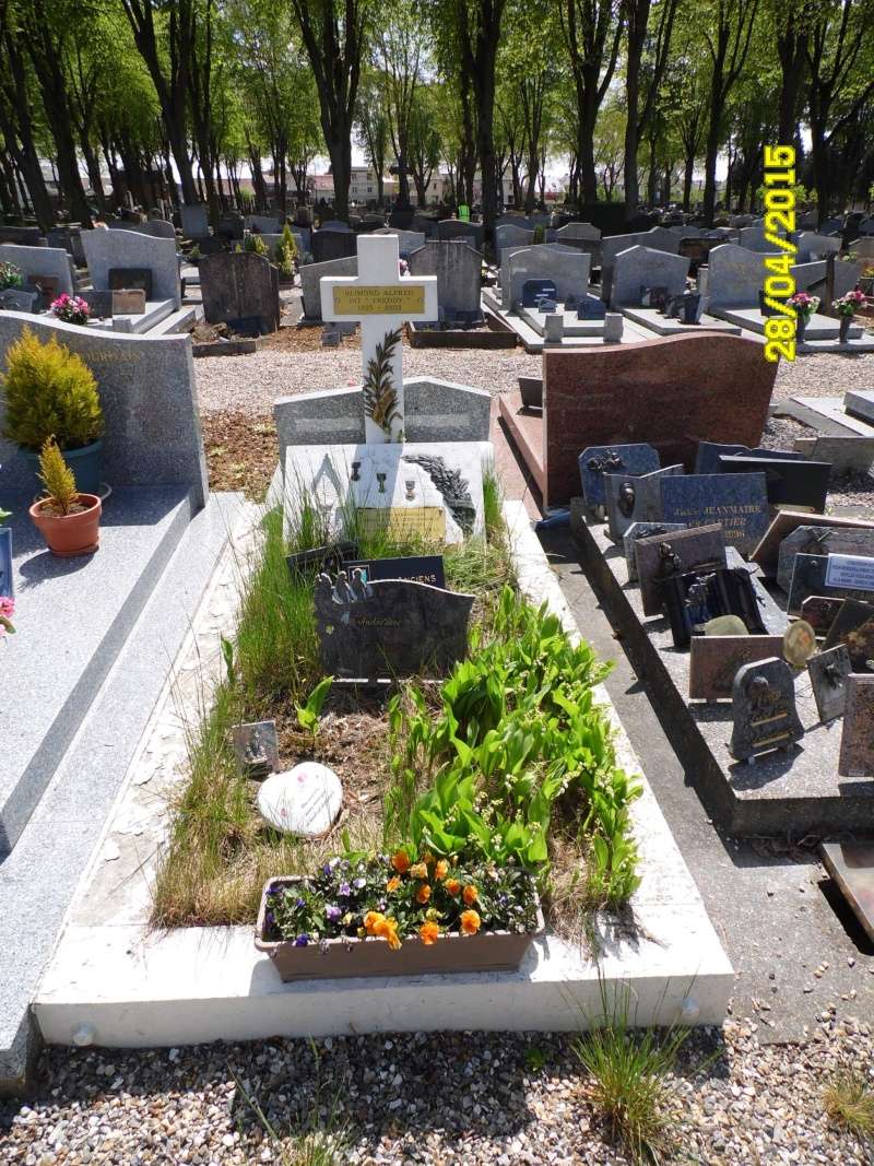 découverte d'une tombe d'un Légionnaire au cimetière Saint Pierre a Amiens  01510