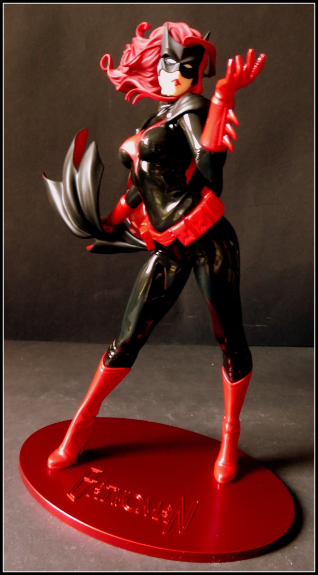DC Bishoujo : Batwoman Img_0910