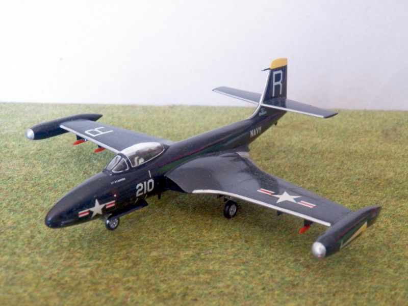 McDonnell F2H-2 et F2H-2P Banshee, maquette Airfix, 1/72 F2h-2_12