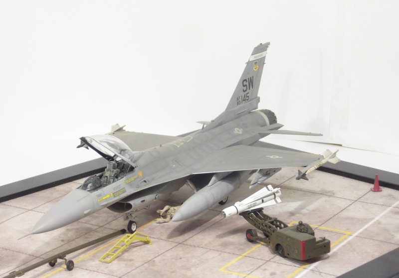 F-16 C Fighting Falcon "The Hooters" Al Dafra RSAFB 1991 P1050545