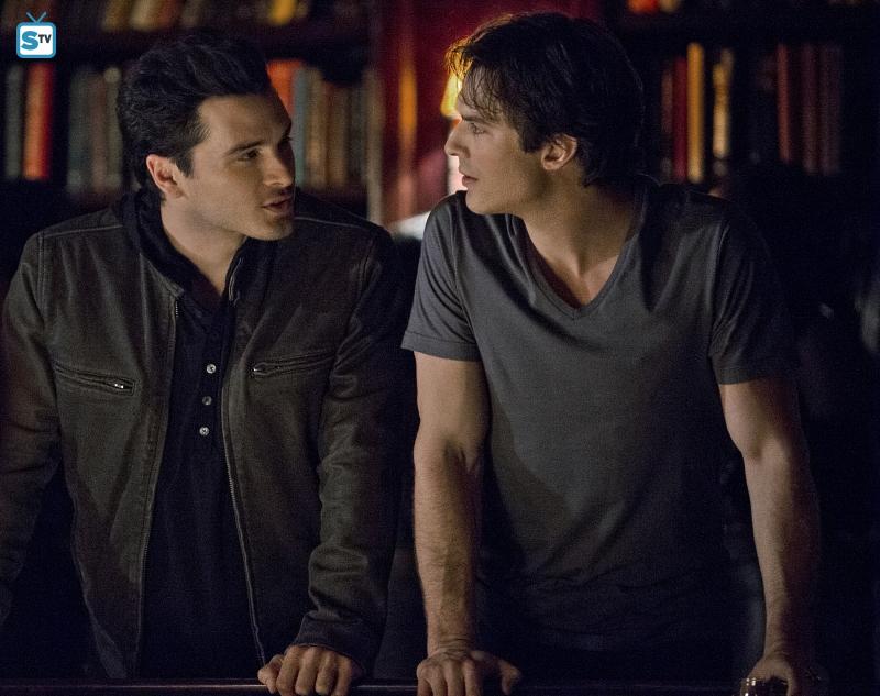 Photos promo TVD S6 - Page 2 4_full10