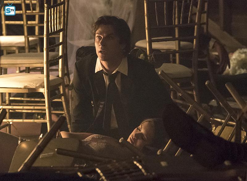 Photos promo TVD S6 - Page 2 Vd622a10