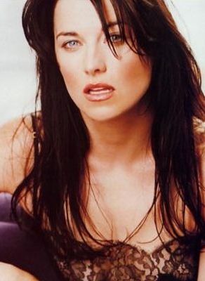 Lucy Lawless - Page 3 Lucy-l10