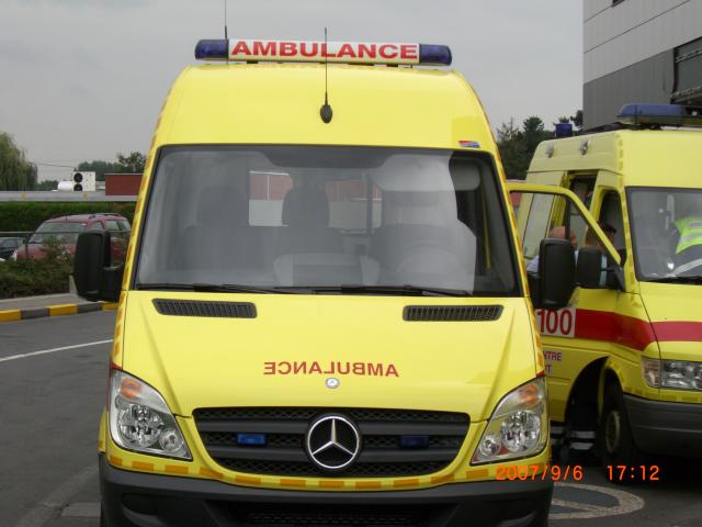 CRB : nouvelles ambulances Mercedes Sprinter Sra_st10