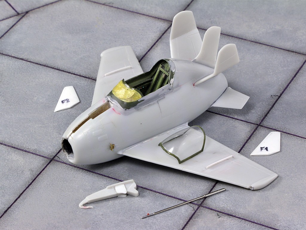 McDonnell XF-85 "Goblin" [1:72-MPM] Img_3213