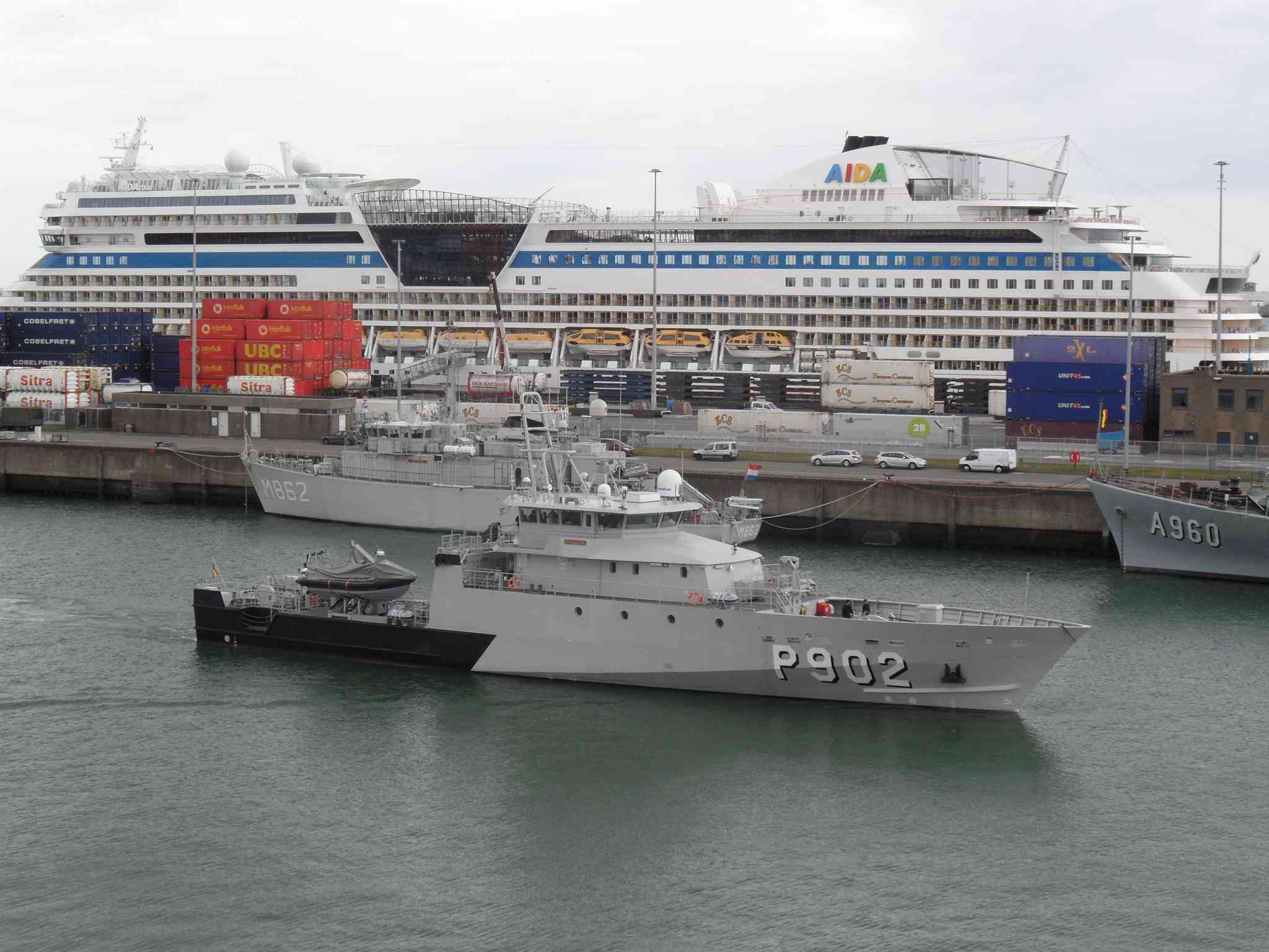 Arrivée du P902 POLLUX à Zeebrugge 10517210