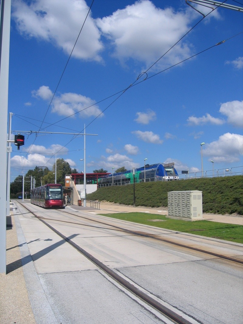 Pk 422,9 : Gare de Clermont-La Pardieu (63) - Tramway de Clermont-Ferrand Img_5414
