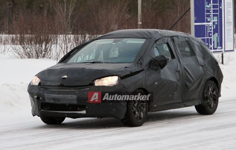 [Futur modèle] Citroën C4 II [B7] - Page 38 43842310