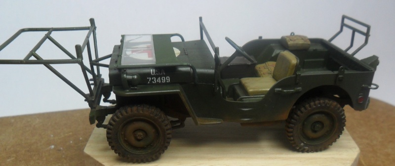 AMBULANCE JEEP  "ITALERI 1/35" - Page 2 Sam_4227