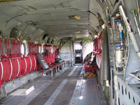 [CONCOURS HELICO] CHINOOK MH-47E (Boeing) , Maquette Revell 1/72 maj du 29/11/08  Diorama refait avec le chinook:  crash de l'appareil Bh014c10