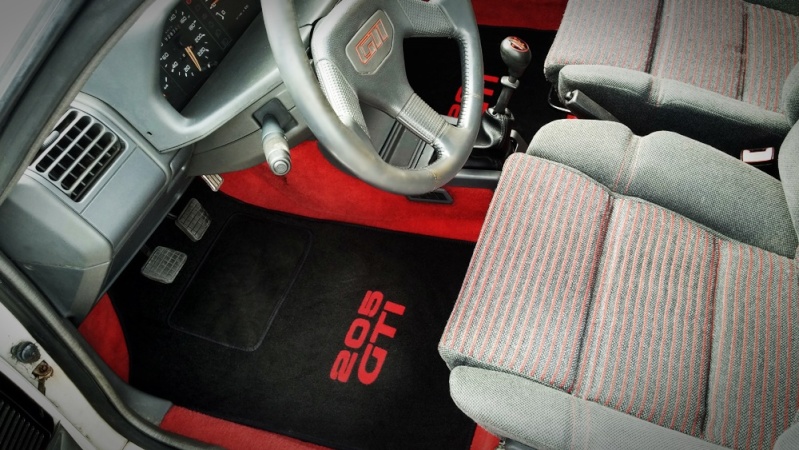 tapis 205 GTI pour 28 euros livres sur ebay 20150422