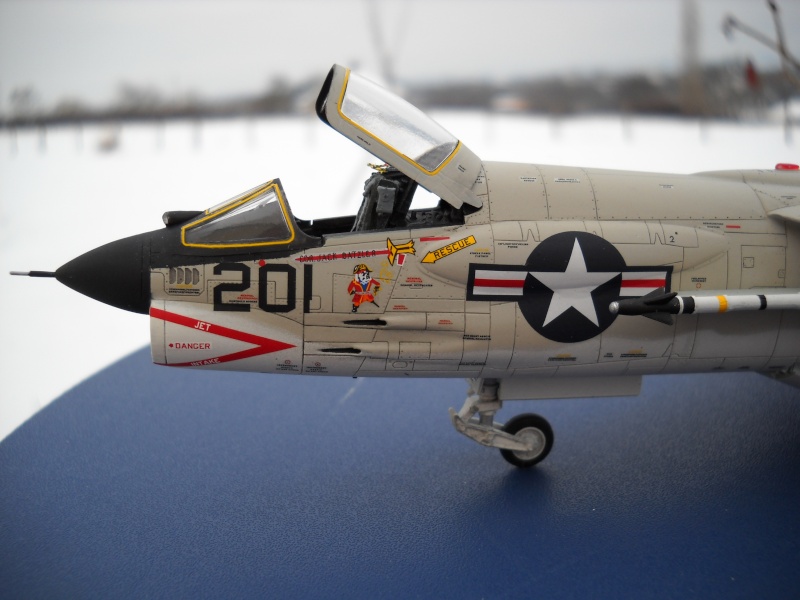 F-8J Crusader, Academy au 1/72 ... Dscn0220