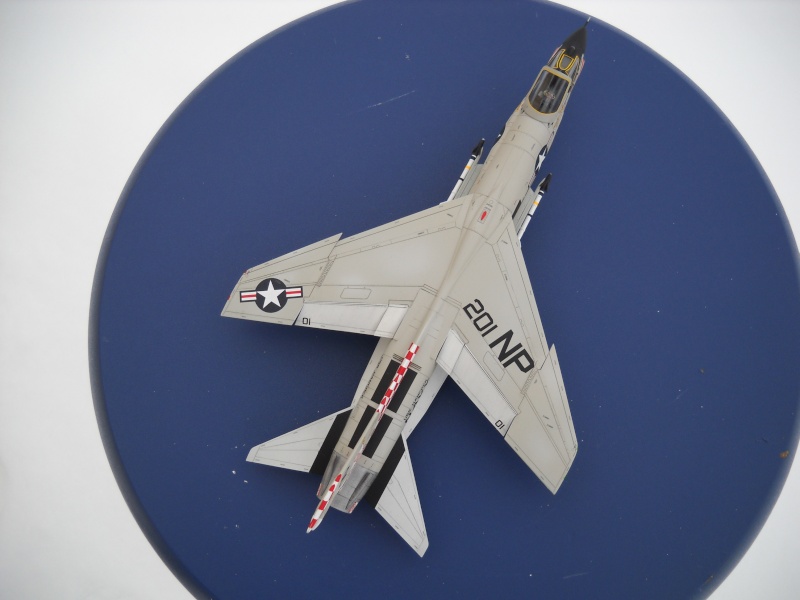 F-8J Crusader, Academy au 1/72 ... Dscn0224