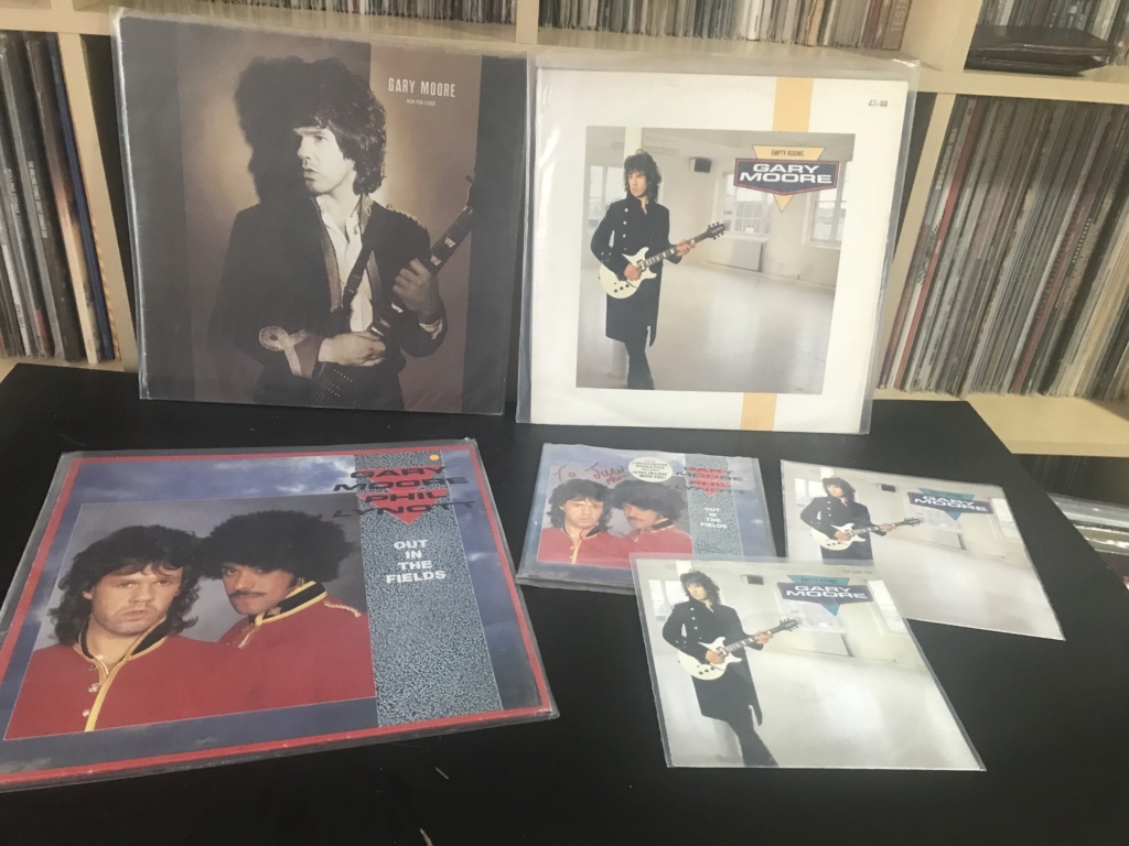 ROMEO: Biodiscografía de Gary Moore - 22. Old New Ballads Blues (2006) - Página 11 1e118c10