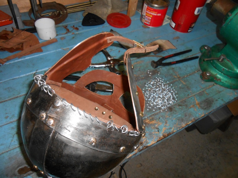 reproduction d'un casque - Page 2 Dscn2031