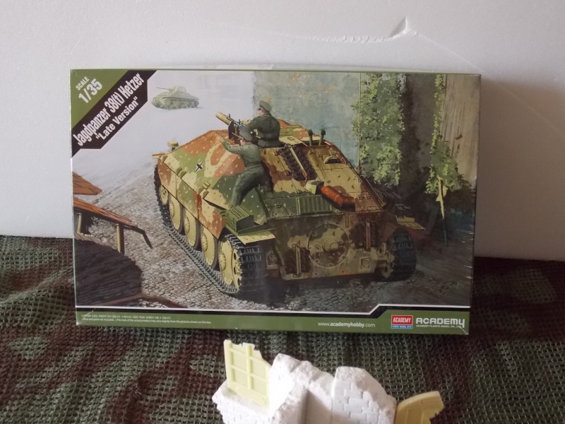 Guet-apens - Jagdpanther 38(t) HETZER - ACADEMY 1/35 + ruine Verlinden Guet_a17