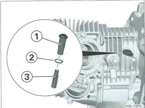 FUITE  D HUILE MOTEUR A  GAUCHE  Bmw_1214