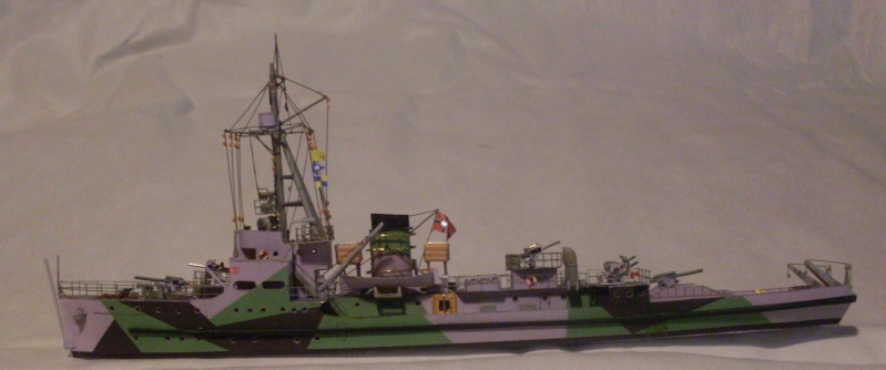 Minensuchboot Typ 40 M 386 auf Basis WMV 1224 Minensuchboot in 1/250 Sdc10212