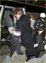 Familia Jolie-Pitt assistem a peça "Mary Poppins" em NY 03.01.10 Brad-p42