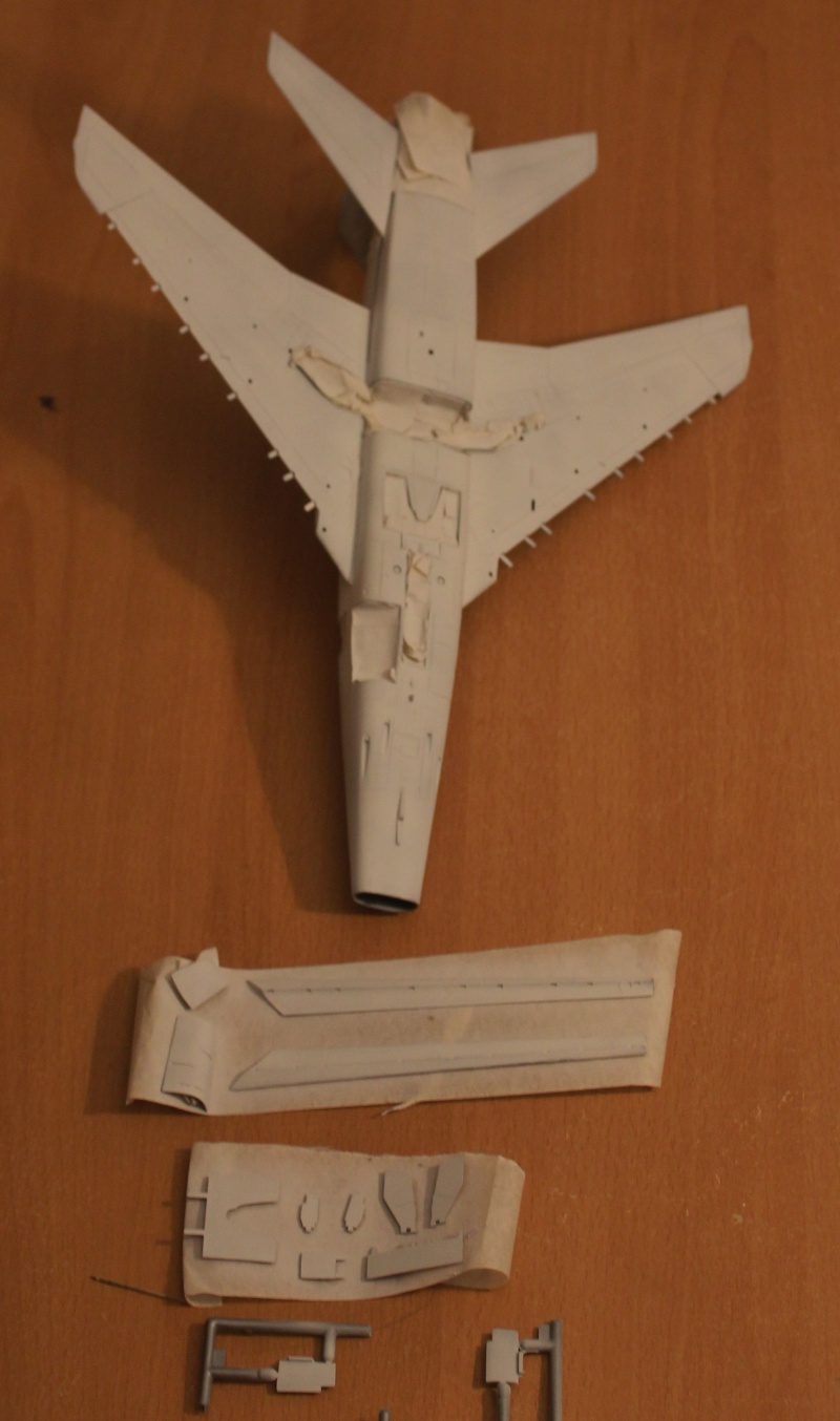 1/48 F 100 SUPER SABRE Monogram FINI - Page 2 Img_8919