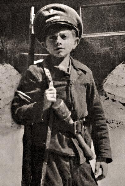 Enfants soldats de la WWII Powsta10