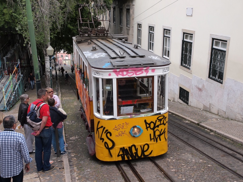 Histoire de Tram (Lisbonne) Tram_110