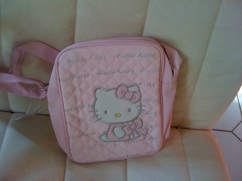 SAC HELLO KITTY ET MONTRE SNOOPY Photo_28