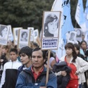 Marcha en La Plata a 39 años del golpe militar 00128