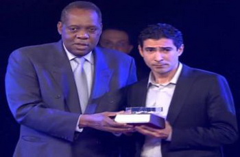 بركات يتسلم جائزة أفضل لاعب مصرى ويؤكد : الجائزة نجاح لمنظومة الأهلى المتكاملة 17319-10