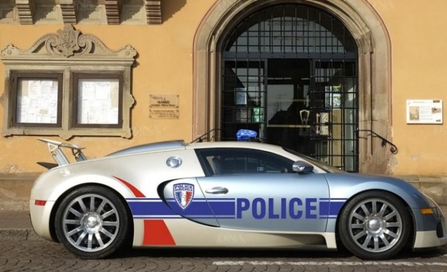 En Alsace, la police roule en Bugatti Veyron La-vey10