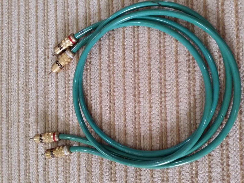 Rogers RCA Cable (1 meter) 20150510