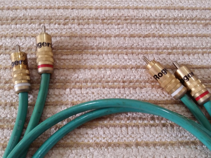 Rogers RCA Cable (1 meter) 20150511