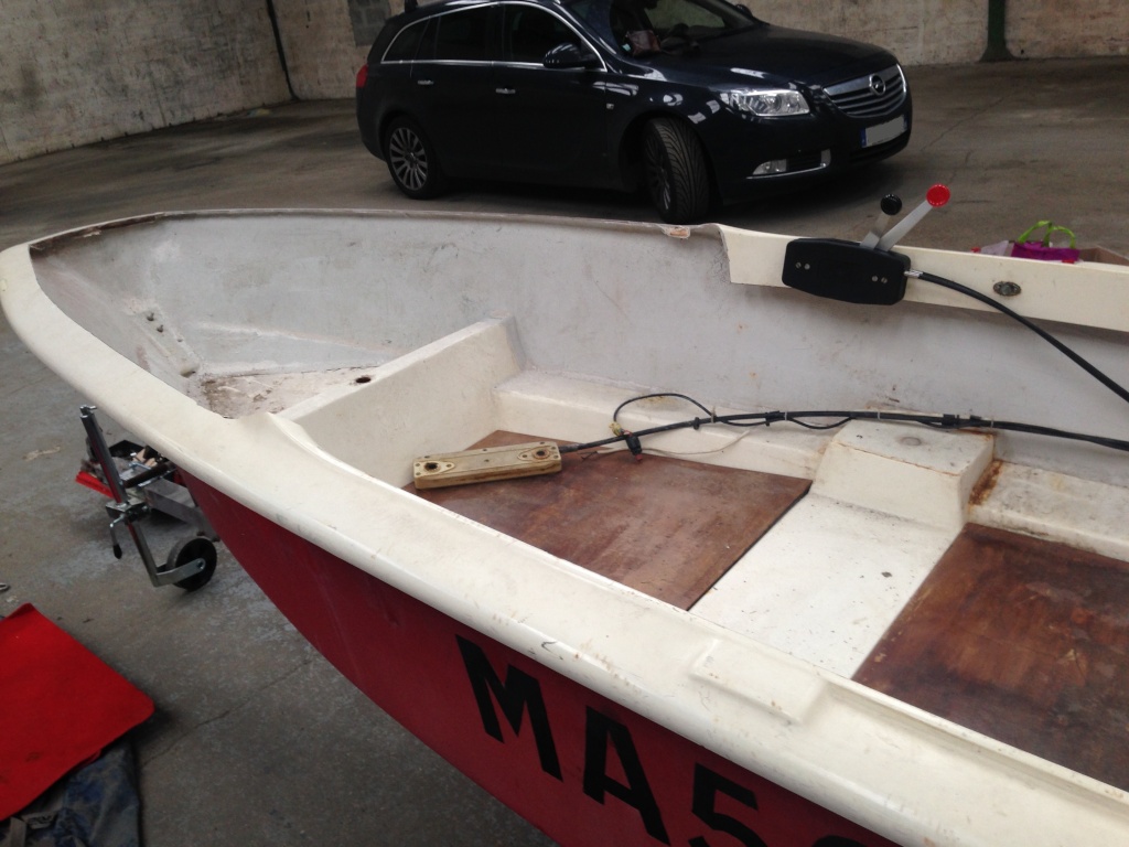 [L'HYBRIDE] : le bateau de pêche homemade est fini! Bassbo20