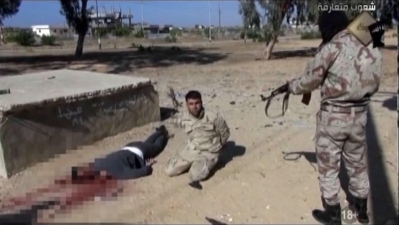 فيديو +18 كيف قتل جنديان مصريان في سيناء على يد داعش أحدهم أحمد أبو الفتوح سلام  5812