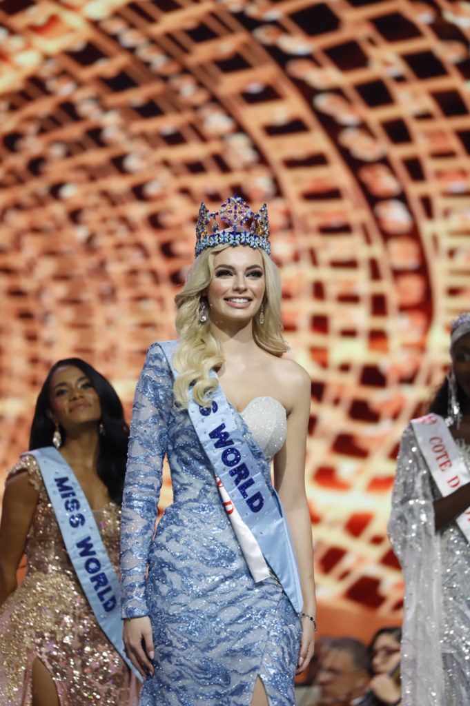 ♔ The Official Thread Of Miss World 2021 ® Karolina Bielawska of Poland ♔ 000et613