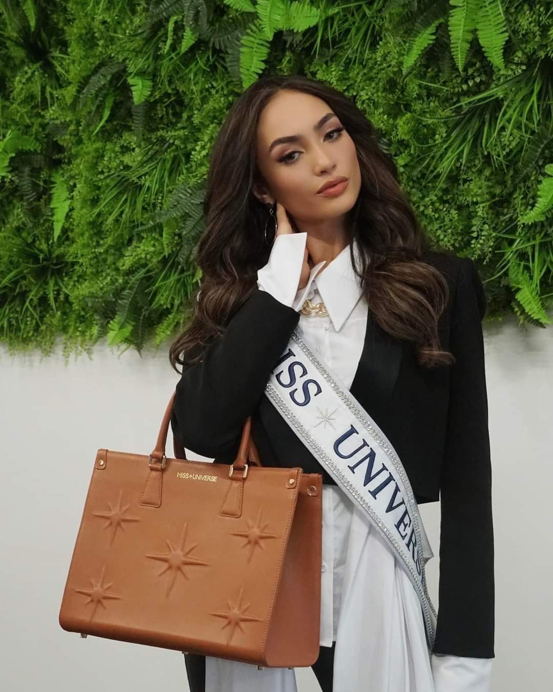 ♔ The Official Thread Of Miss Universe 2022 ® R'Bonney Gabriel of USA ♔ Fb_im133