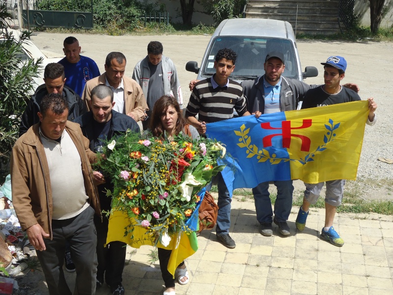 La vice présidente de congrée mondial Amazigh Kamira Nait Sid rend hommage à Saidi Akli Dsc03912
