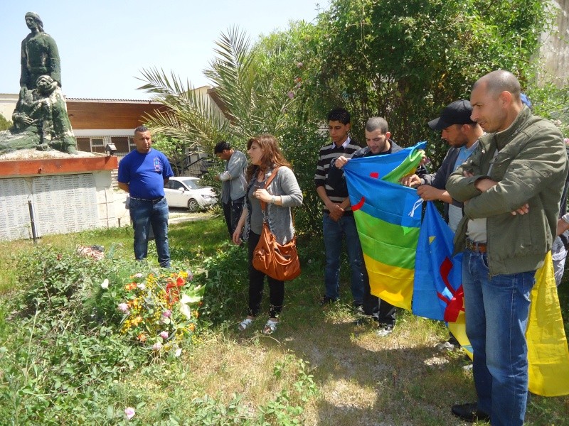 La vice présidente de congrée mondial Amazigh Kamira Nait Sid rend hommage à Saidi Akli Dsc03914