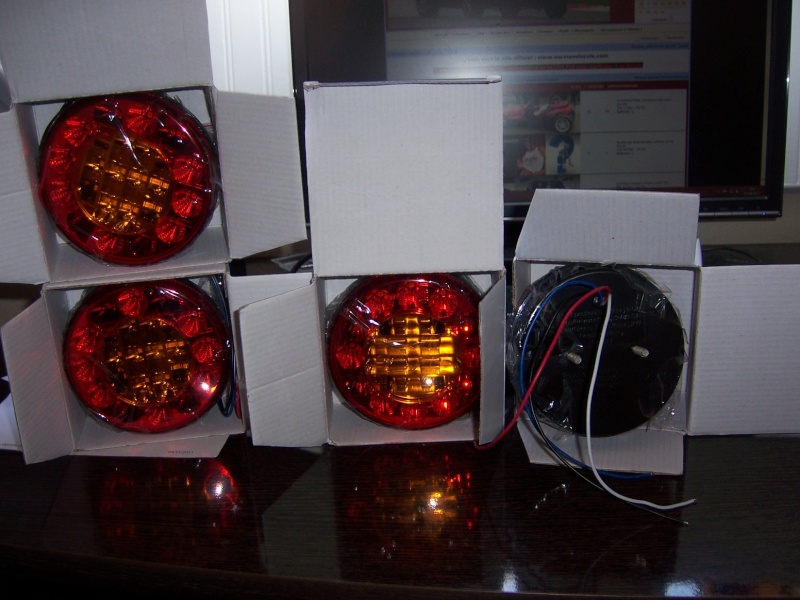 feux led - montage feux arriéres LEED 3 fonctions 100_6116