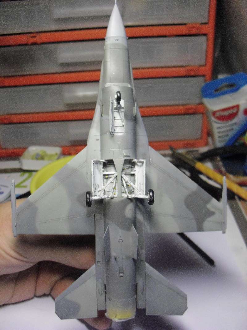 [Hasegawa] F-16N Block 30 "Top Gun" -1/72-  Cimg1518