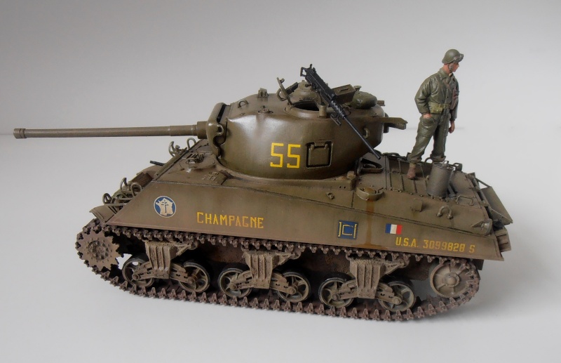 Sherman M4A3 76 mm " 2éme DB " ( boite a rabiot 1/35éme ) - Page 4 P4190716